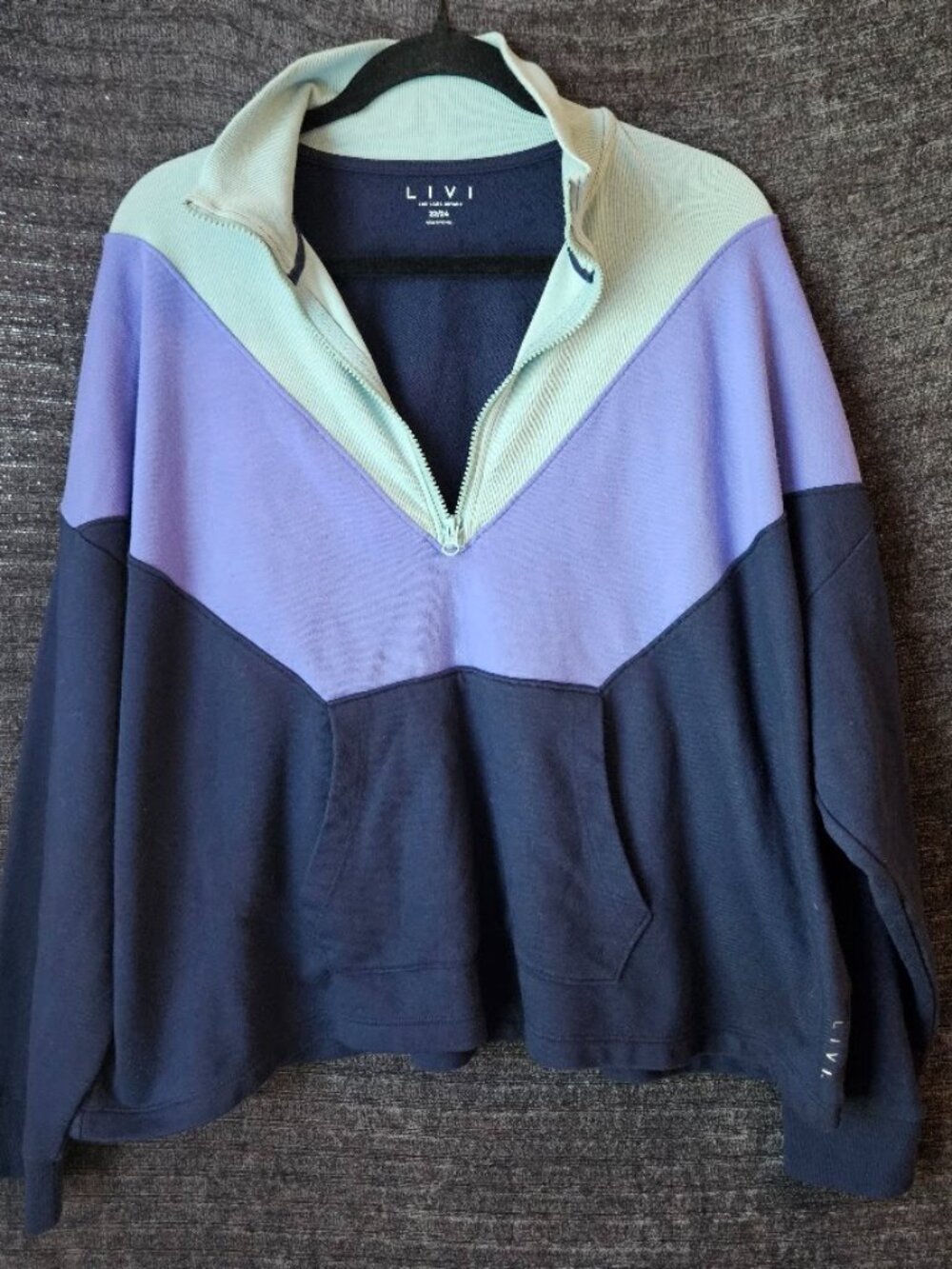 Lane Bryant Livi Cropped Colorblock Sweatshirt Pouch Pocket 22/24